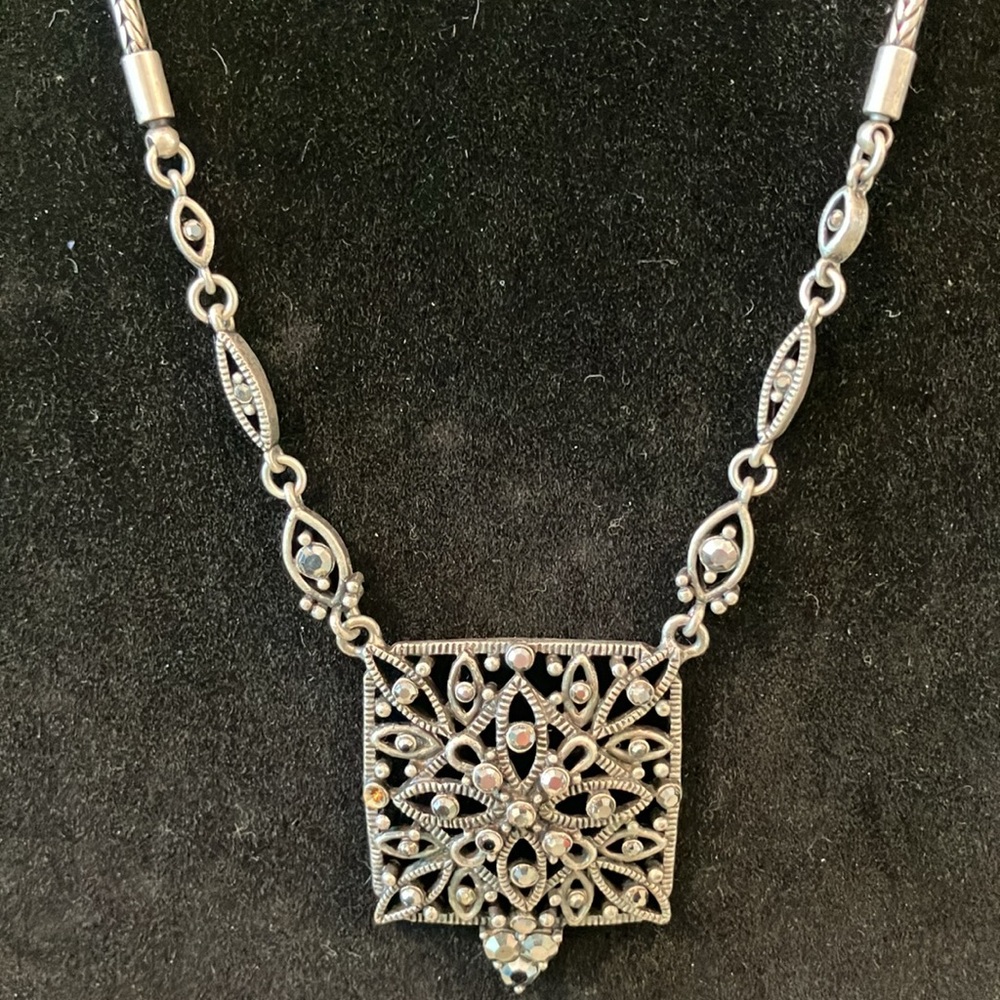 Vintage Filigree Pendant Necklace Art Deco Style Adjustable Length - Picture 4 of 5